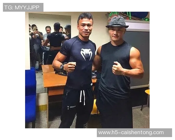 一龙与西提猜巅峰对决谁能称霸搏击界引发热议与期待